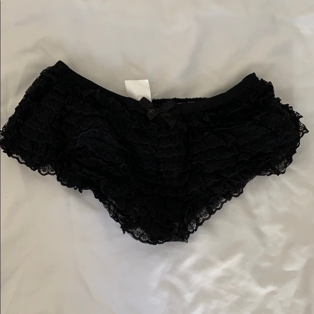 Micro mesh lace ruffle trim tanga short